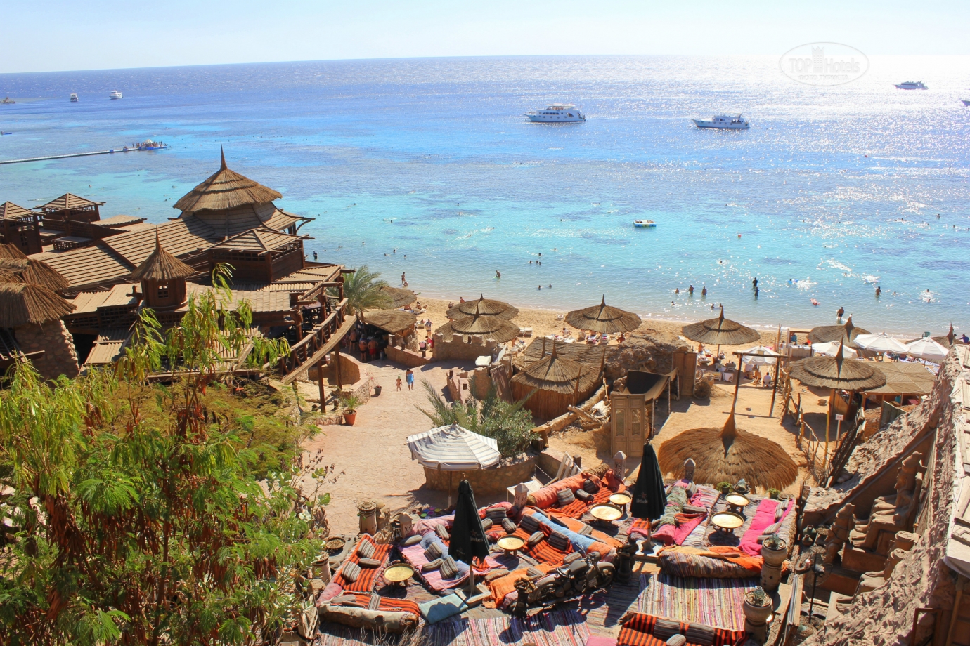 Holiday 4 help. Sharm Holiday 4 Египет Шарм-Эль-Шейх. Шарм Холидей Резорт 4. Sharm Holiday Resort Aqua Park 4*. Sharm Holiday Resort 4 пляж.